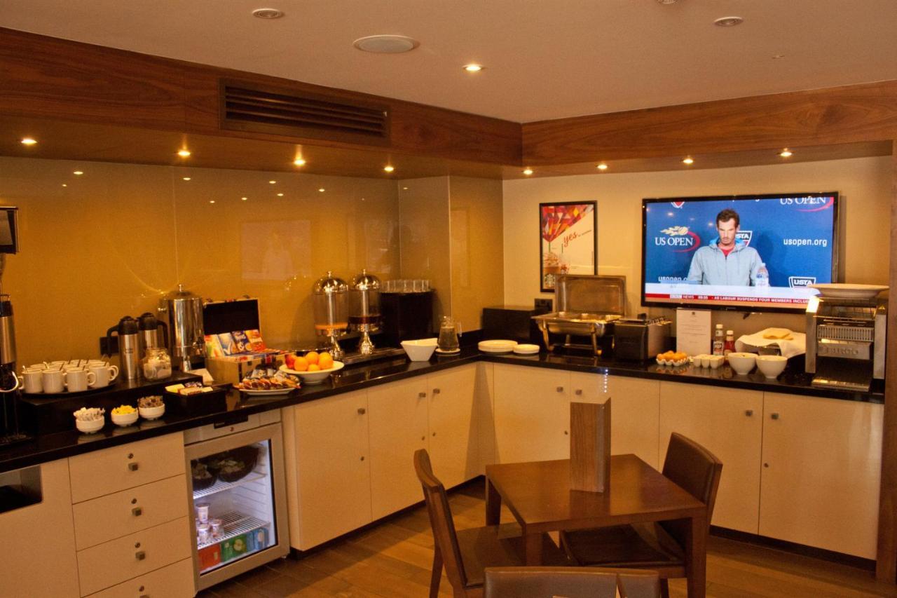 Best Western Pontypool Metro Hotel Екстер'єр фото