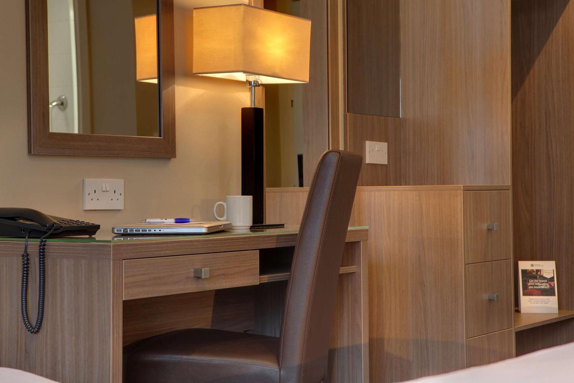 Best Western Pontypool Metro Hotel Екстер'єр фото