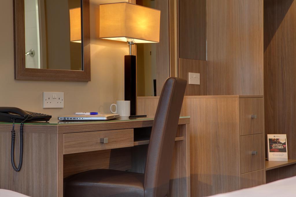 Best Western Pontypool Metro Hotel Екстер'єр фото