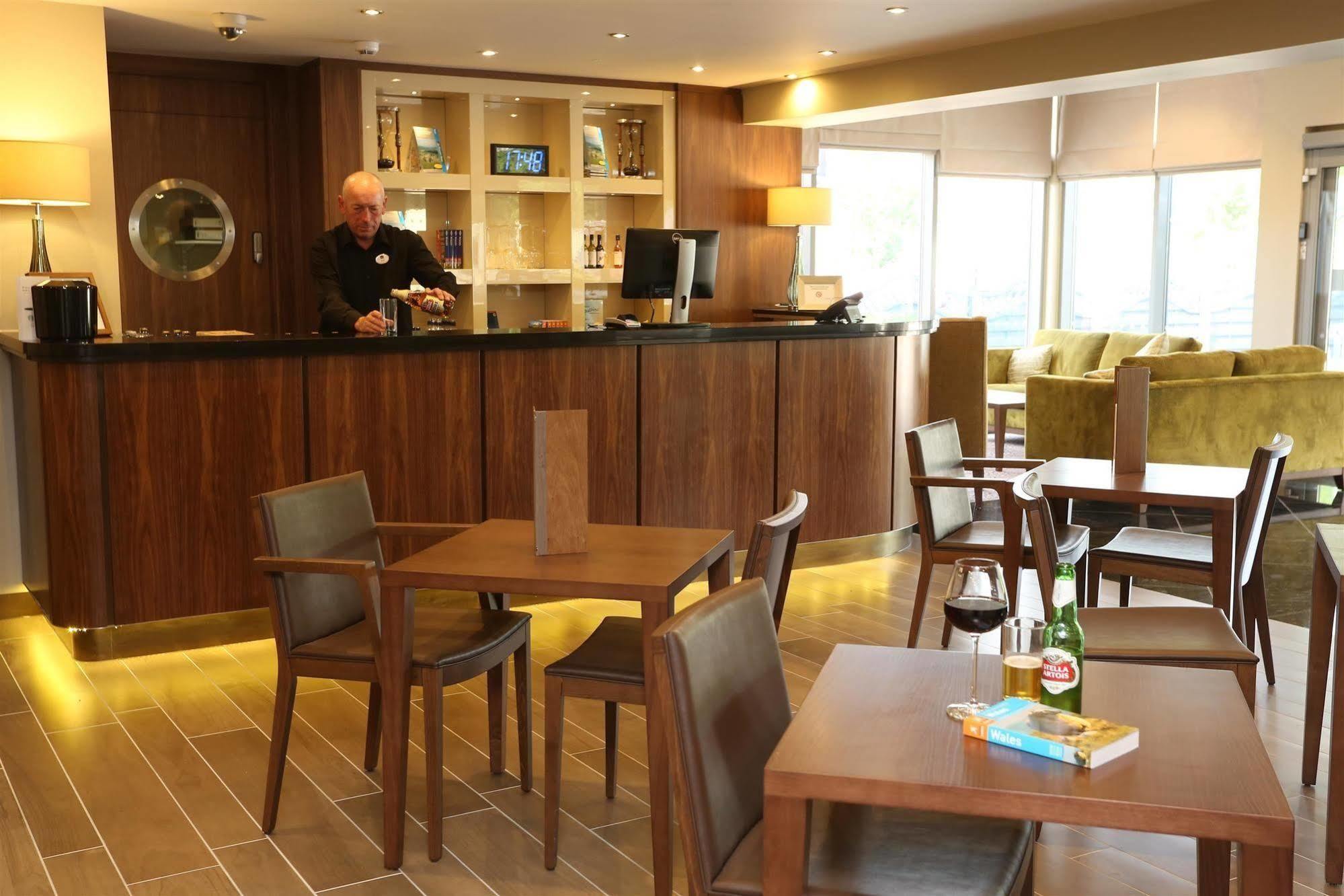 Best Western Pontypool Metro Hotel Екстер'єр фото